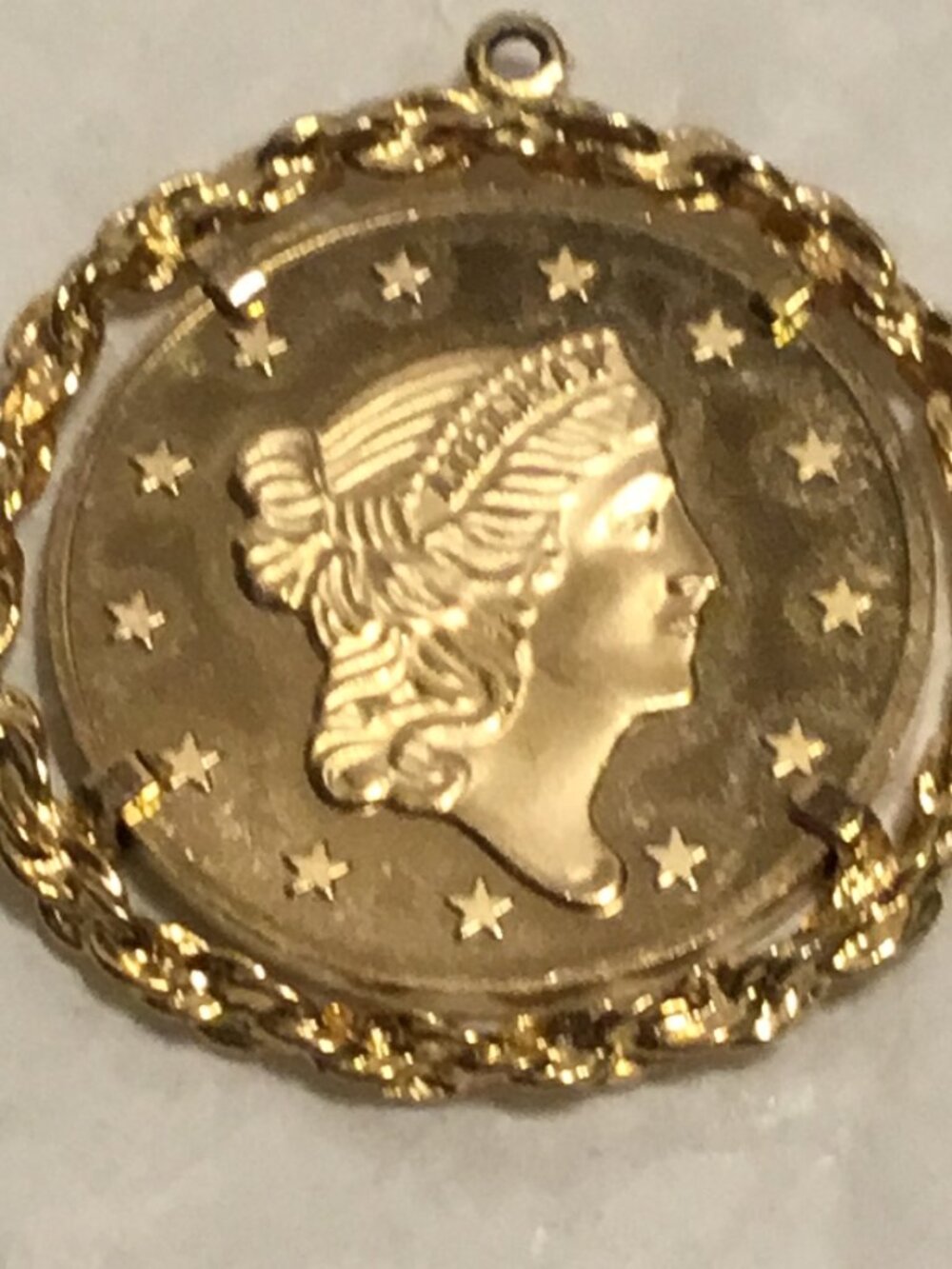 Vintage Avon 1776-1976 gold liberty head coin pendant - Picture 3 of 4